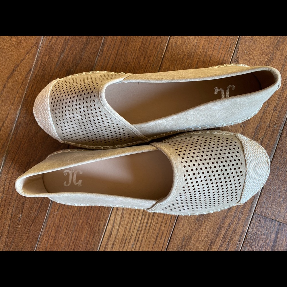 Women’s shoes